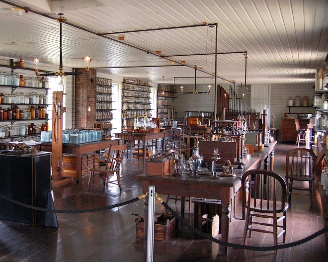 مختبر اديسون الذي تم نقله لمتحف هنري فورد في ولاية ميشيغان